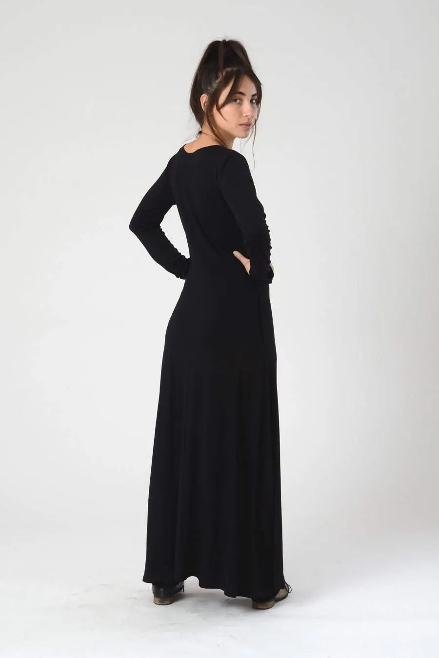 Long Sleeve Black Maxi Dress with Pockets