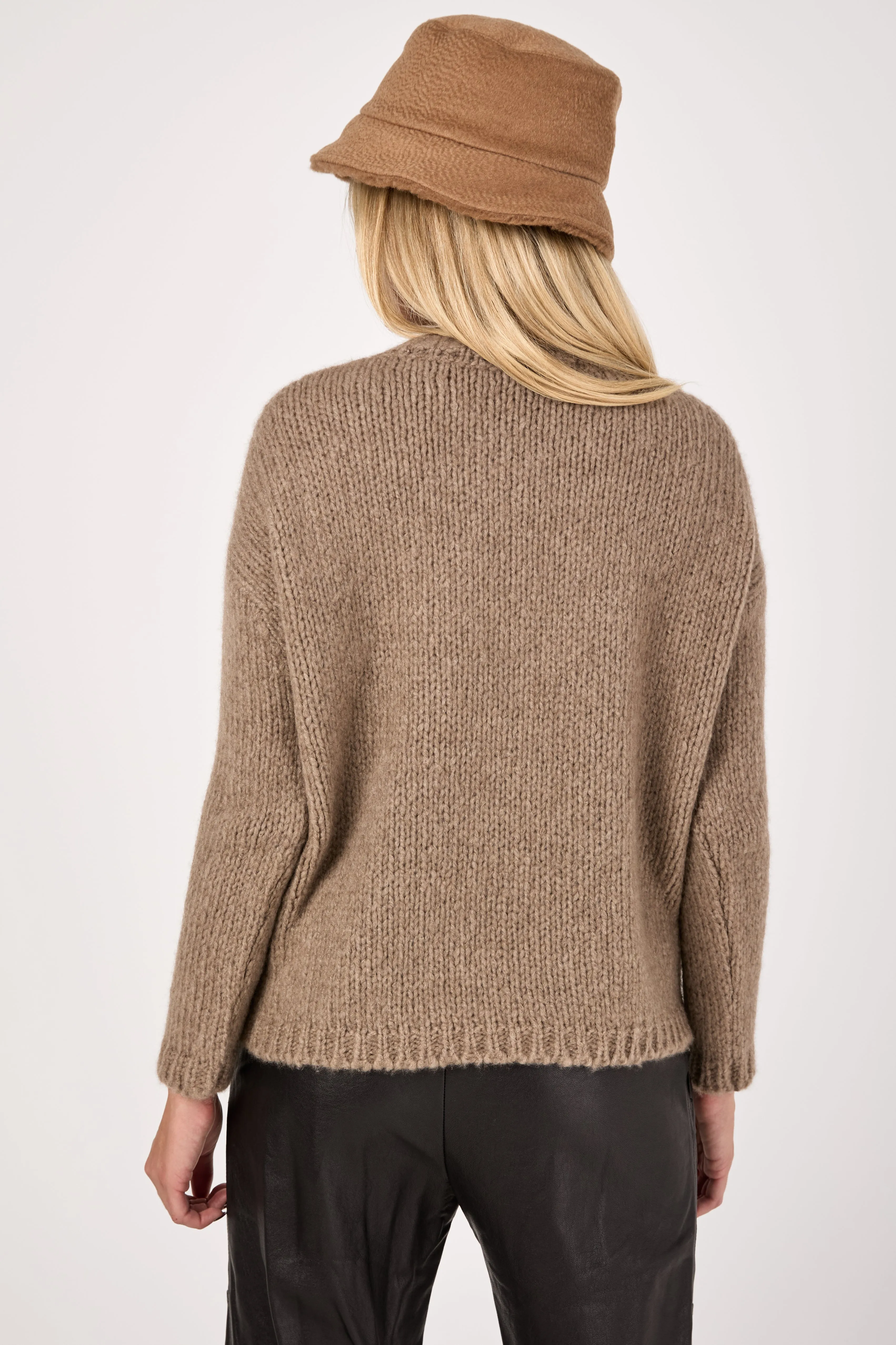 Voluminous Cashmere Oversized Sweater in Cappuch