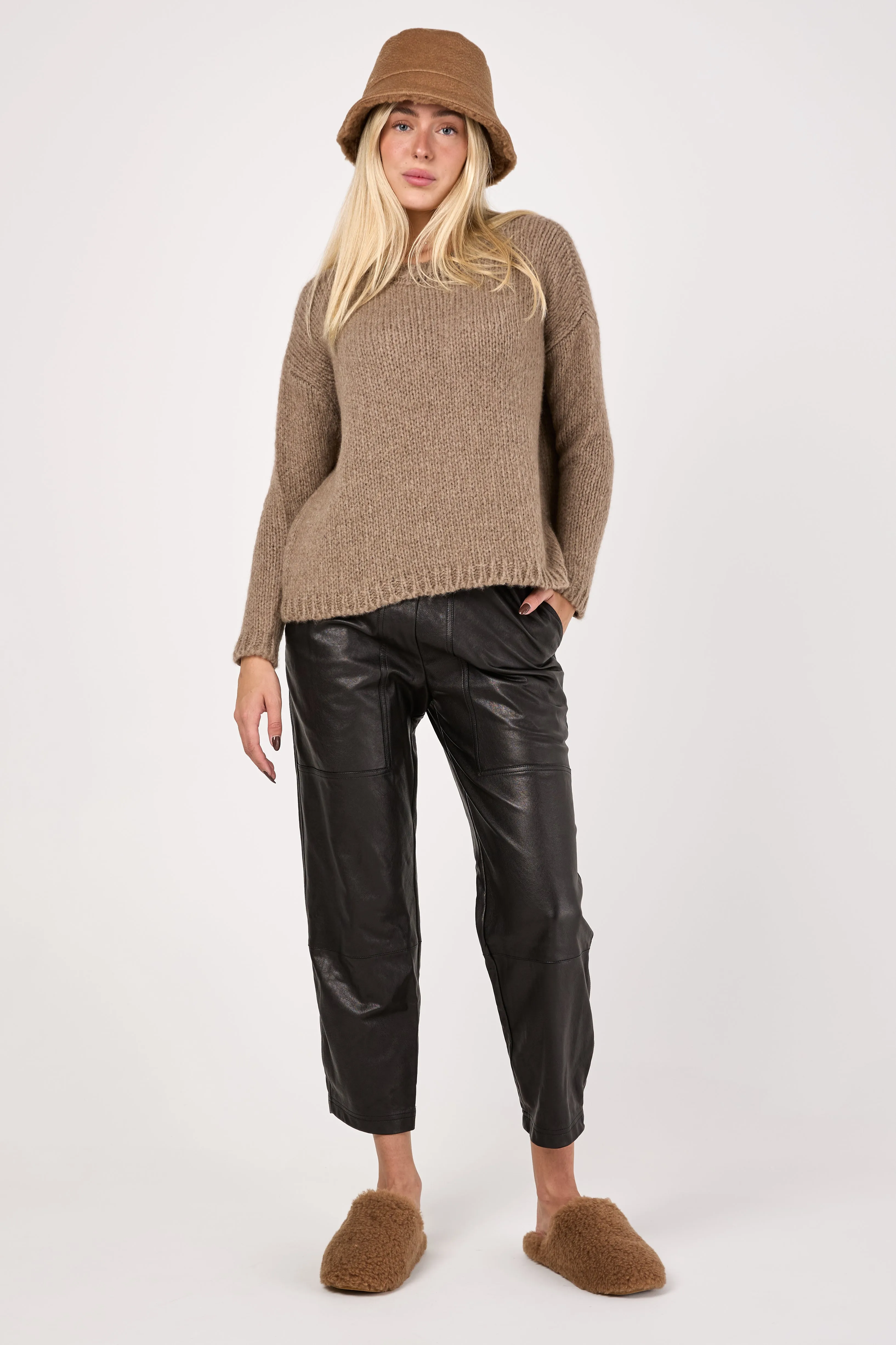 Voluminous Cashmere Oversized Sweater in Cappuch