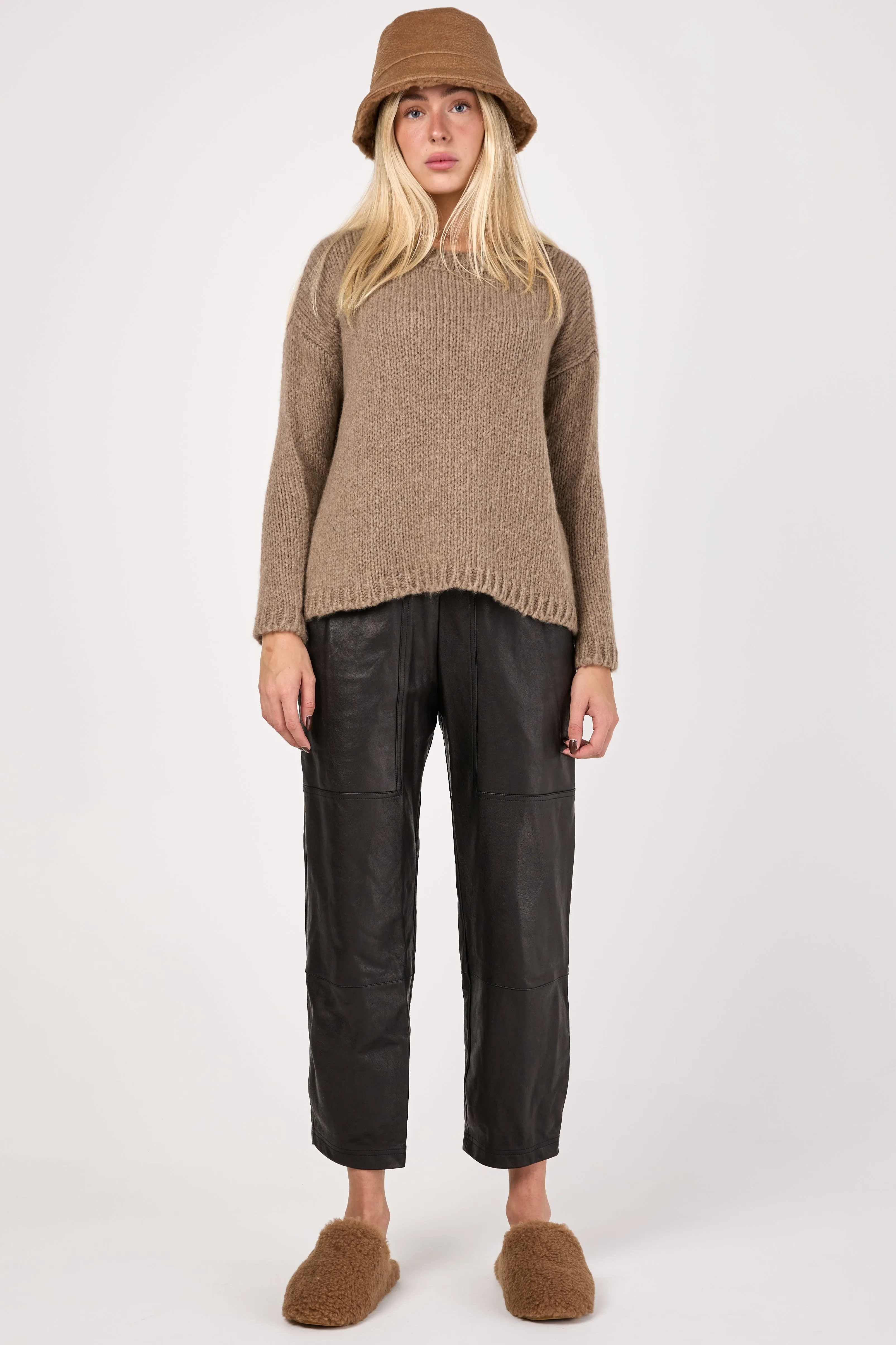 Voluminous Cashmere Oversized Sweater in Cappuch